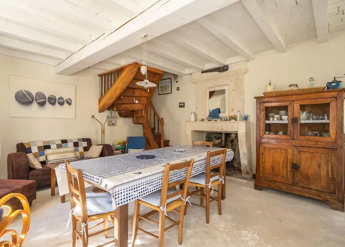 بيت للعطل Isatis