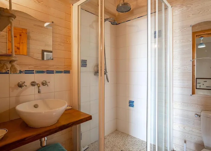 Isatis بيت للعطل *