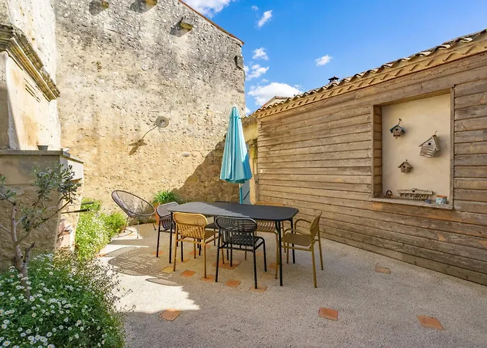 بيت للعطل Isatis